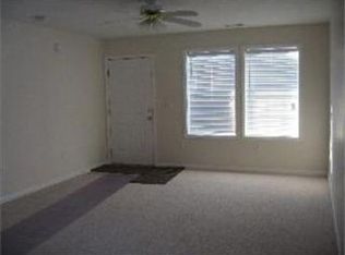 323 S Locust St, Cameron, MO 64429