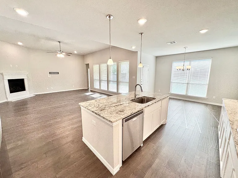 809 Uplands Dr — Photo 12
