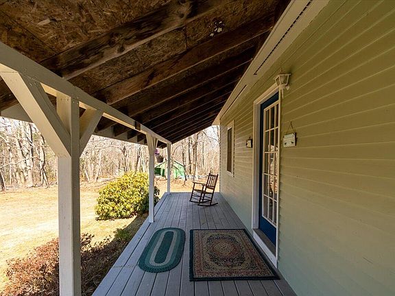 4th image of 612 Lincolnville Avenue