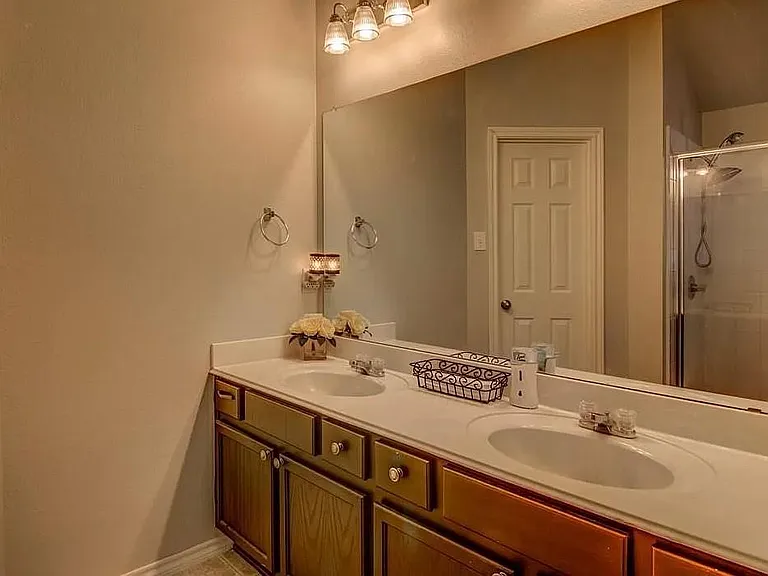 5928 Lantern Ln — Photo 8