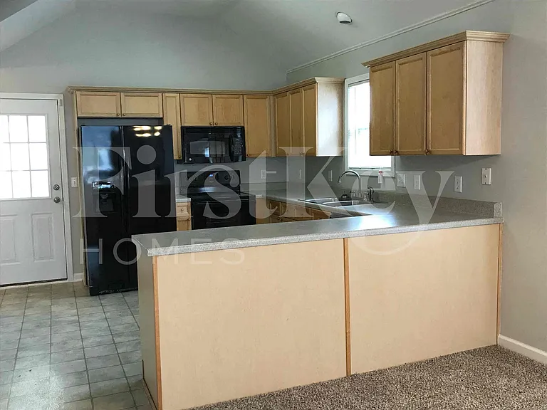 2018 Village Ln — Photo 6