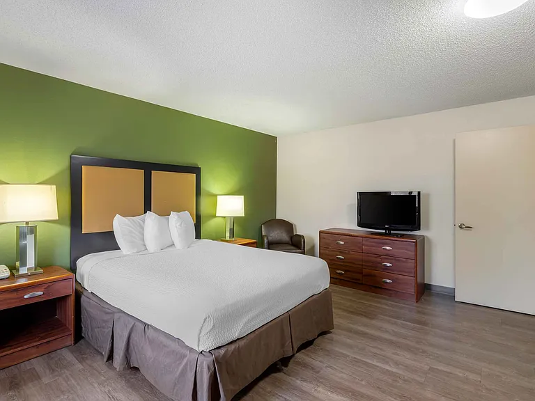 1 Bedroom Suite - 2 Queen Beds