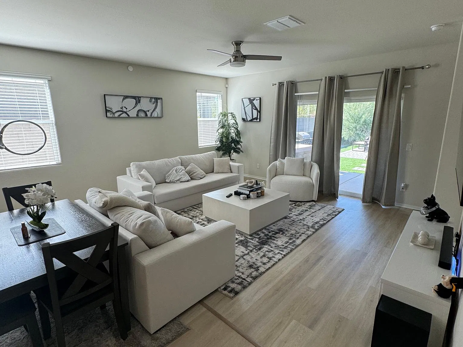 3410 S 78th Ln — Photo 3