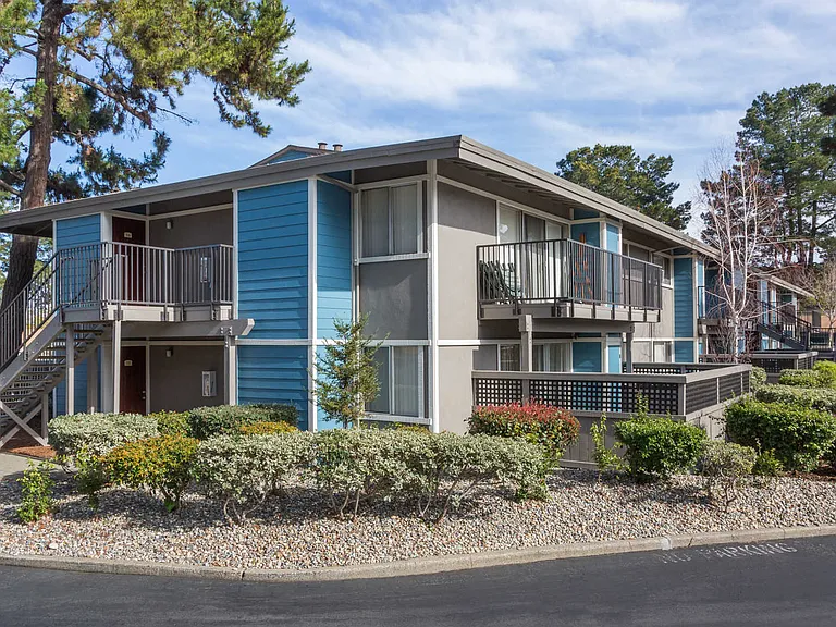 Reserve at Mountain View Apartments