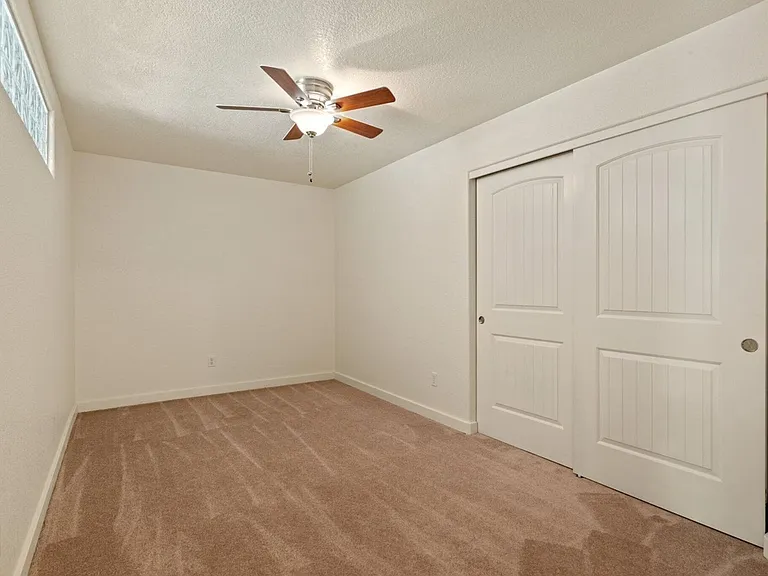 4334 Vineyard Ter — Photo 32
