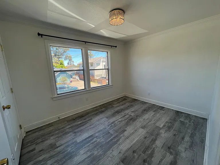 21681 E Cliff Dr #28 — Photo 4