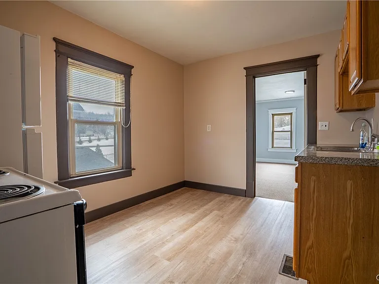 208 E Clark St #1 — Photo 2