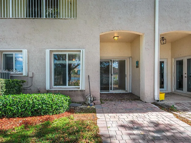 1916 SE 23rd Ave #1916 — Photo 4
