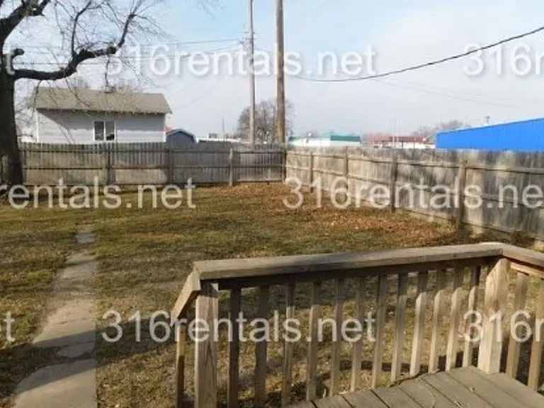 621 Osage St — Photo 15