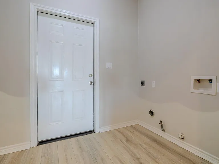 2422 Cardinal Dr — Photo 27