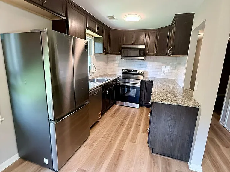 165 Conrad Dr — Photo 6