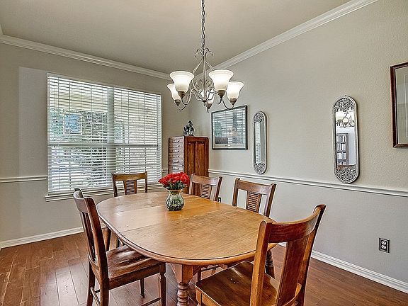 5th image of 2333 Berwick Dr