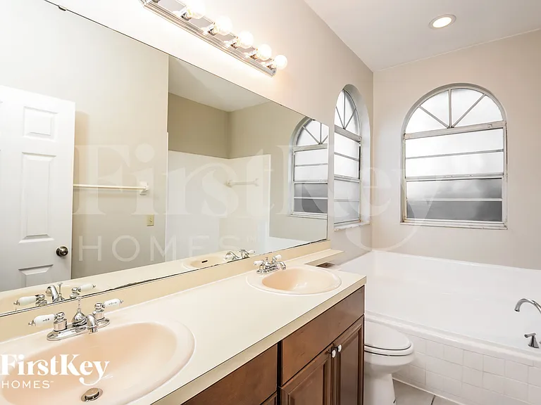 1047 Whittier Cir — Photo 17