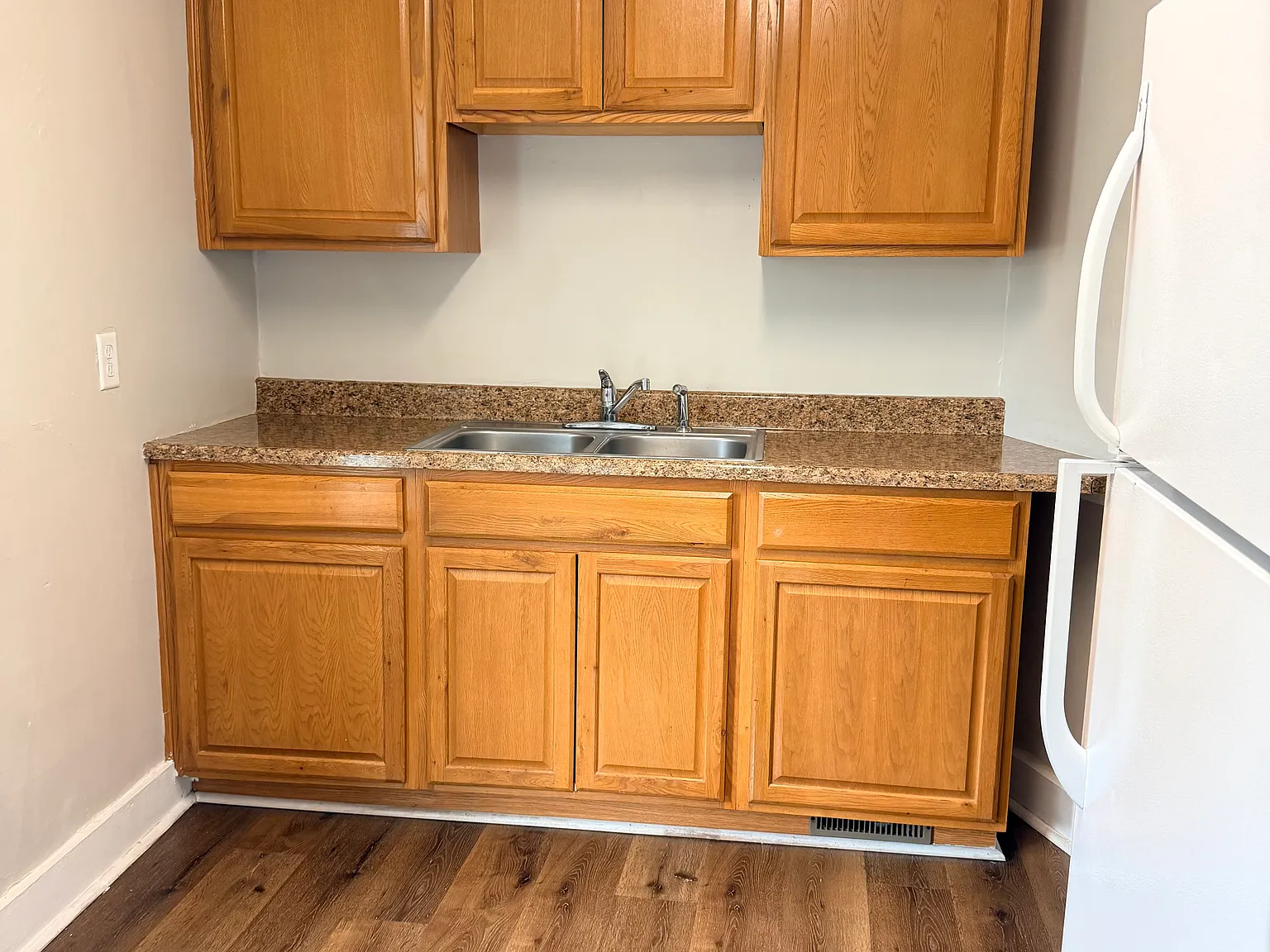 1 bed, 800 sqft, $1,200 — Photo 2