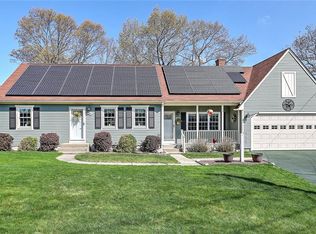 31 Silverwood Ln, West Warwick, RI 02893