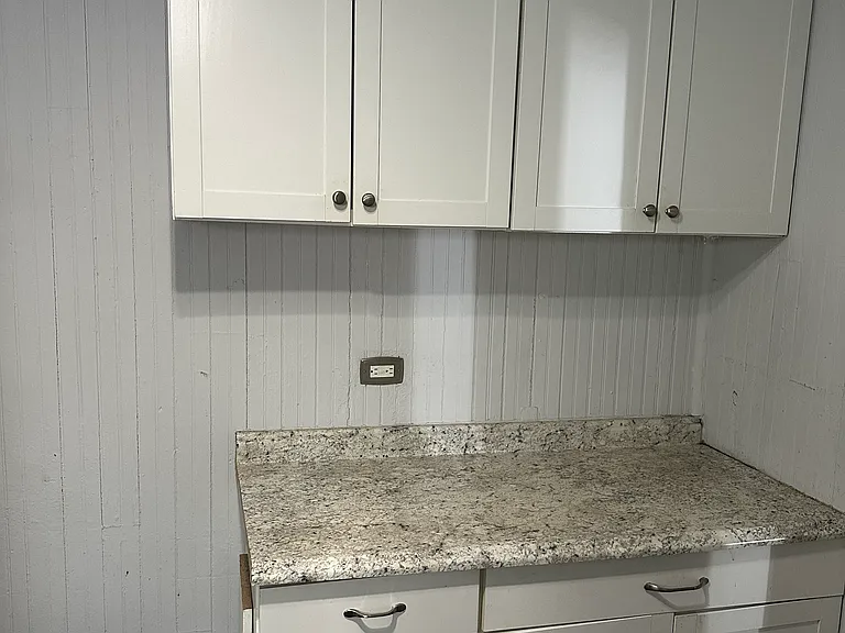 79 Nassau St #A — Photo 4
