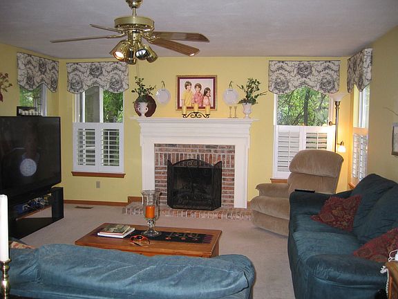 Family room, fplc,