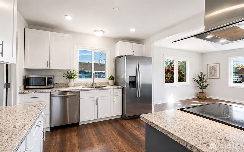 5th image of 1317 47th Avenue E