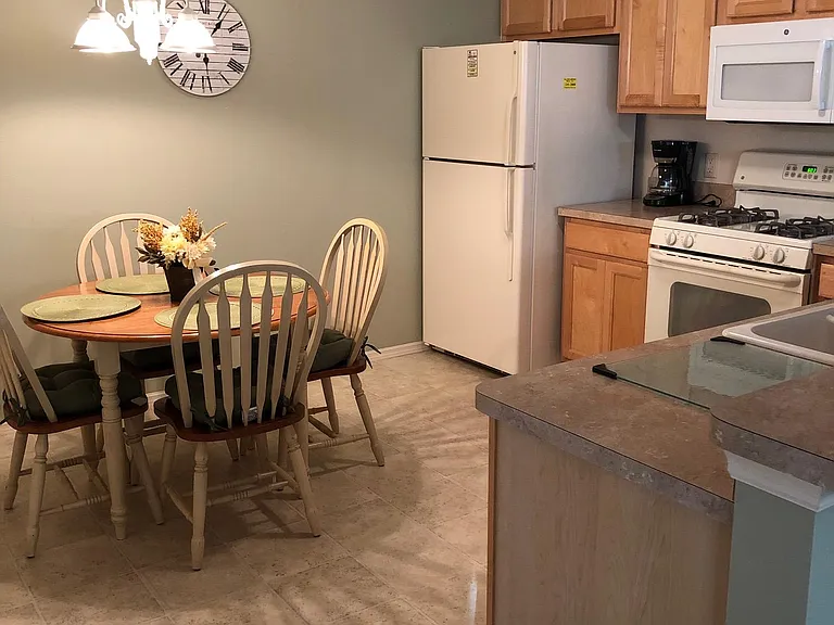 Kitchen with eat-in table