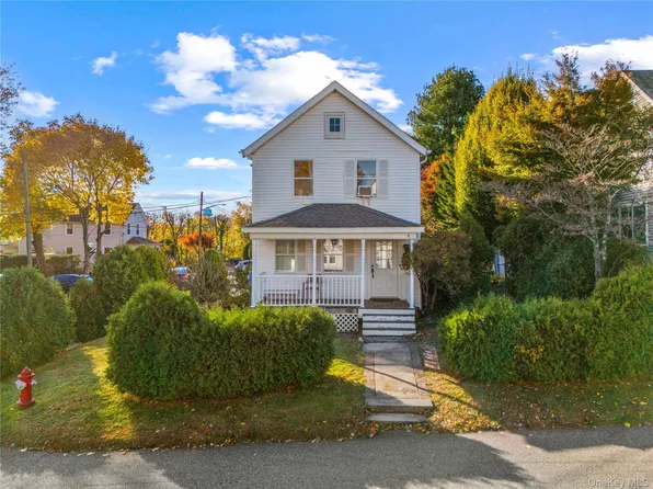9 Hillside Avenue, Glen Head, NY 11545