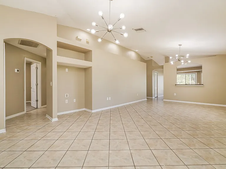 12704 Evington Point Dr — Photo 3