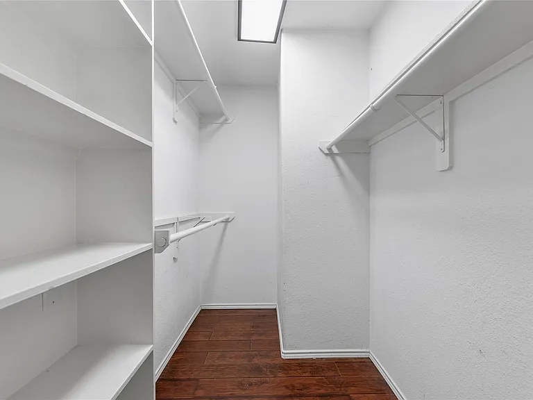 10819 Redwood Dr — Photo 16