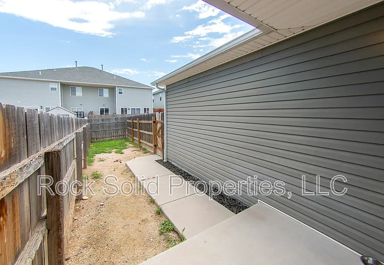 521 Queens Rd #1 — Photo 32