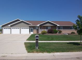 707 Hunters Ridge Rd, Brookings, SD 57006
