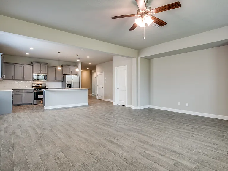 5242 Crystal Lake Ave — Photo 11