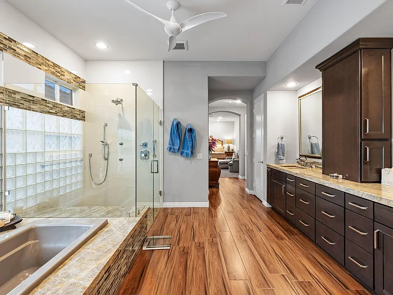 704 Mission Creek Dr — Photo 36