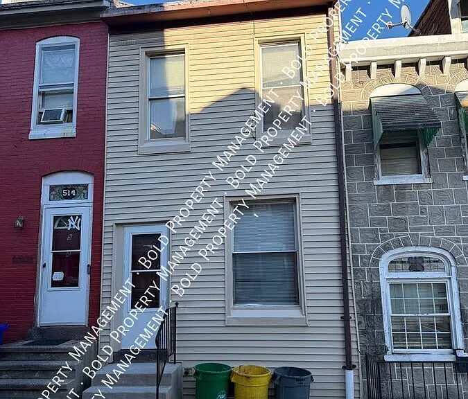512 Maple St — Photo 1