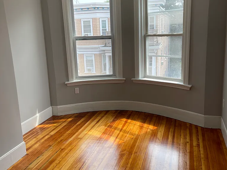 44 Saxton St #1 — Photo 6