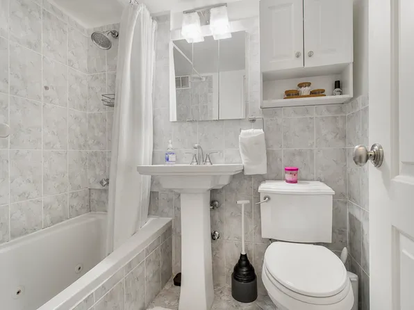 210 East 63rd Street 10E image 14 of 15