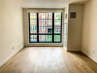 Rented by R New York