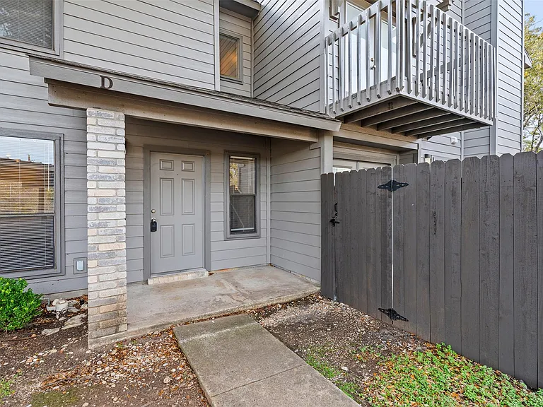 8406 Lyndon Ln #C — Photo 2