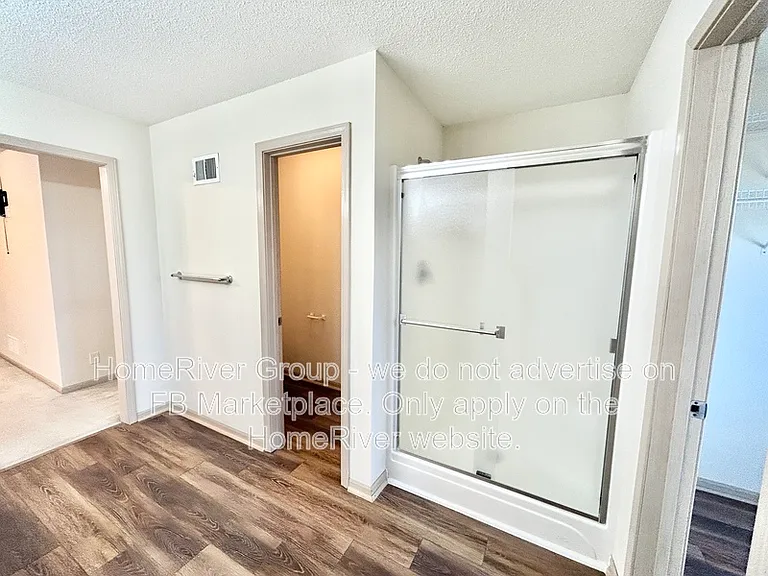 8010 N Elmwood Ave — Photo 15