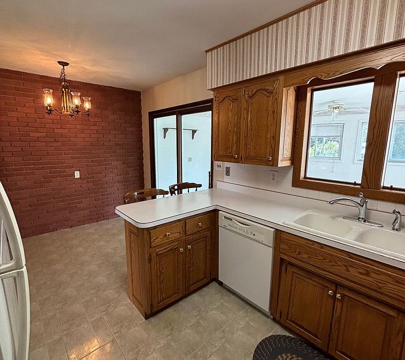 1st image of 2541-2543 Edgemont Ave