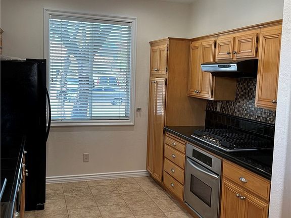5th image of 2413 Brockton Way