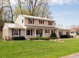 W5891 Coulee Springs Ln, La Crosse, WI 54601