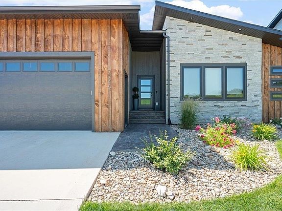 4th image of 7745 Brooks Loop