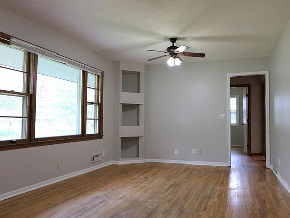 5th image of 10960 Kumquat St NW