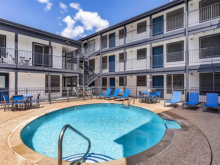 6010 N Lamar Blvd #211 — Photo 13