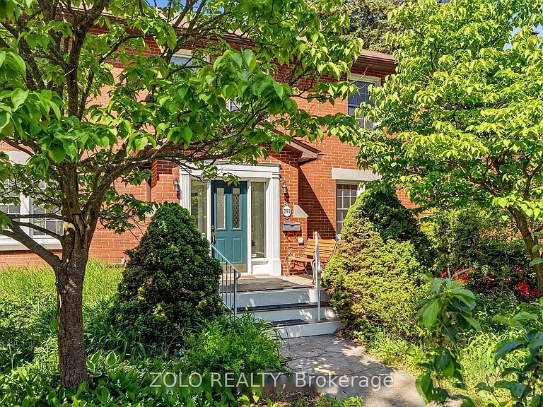 392 Piccadilly Ave N — Photo 3