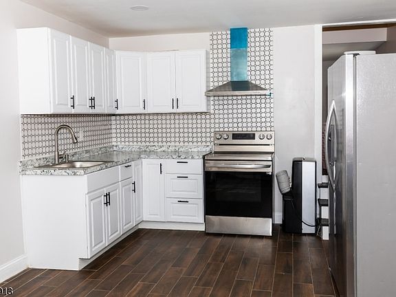 5th image of 654 Succasunna Rd