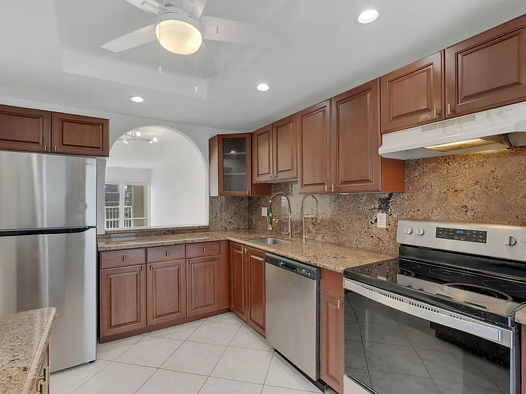 750 N Ocean Blvd #1904 — Photo 13