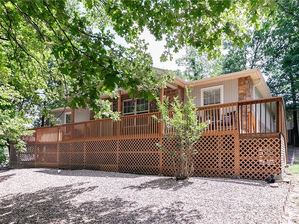 1st image of 8 Winchester Ln