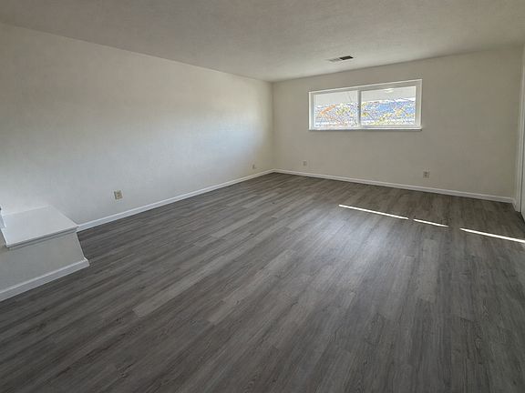 5th image of 2631 Sierra St APT G