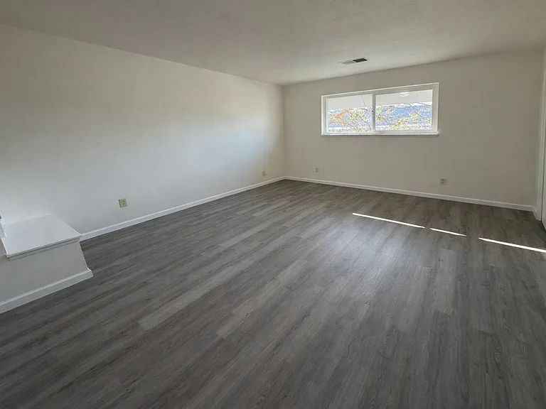 2631 Sierra St #G — Photo 5