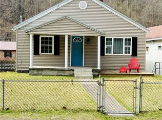 33150 Coal River Rd, Sylvester, WV 25193