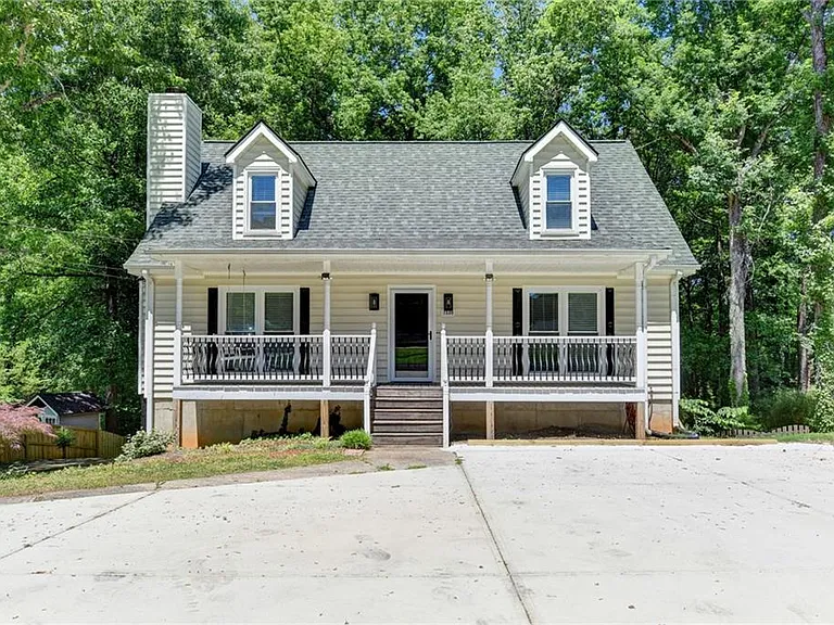 1530 Plunketts Rd — Photo 1